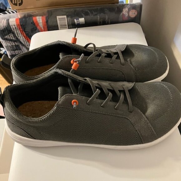 PullTOP Sneakers Size 11 Men's - Picture 2 of 3